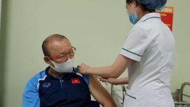 Park Hang-seo - Vietnam9.net - HLV Park Hang-seo đã trở thành một trong những nhân vật thể thao đầu tiên được tiêm vaccine phòng Covid-19