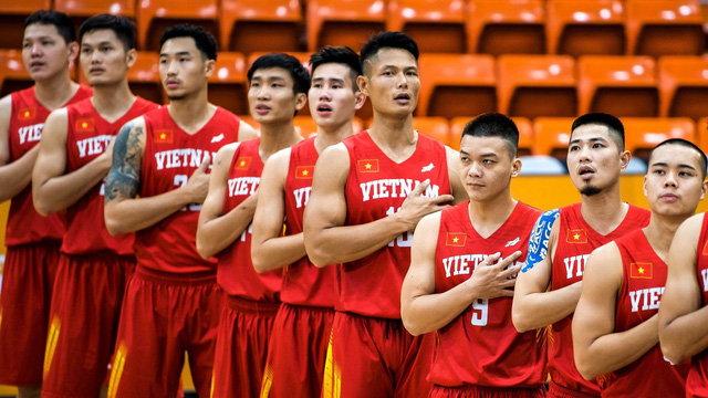 Photo of ĐT bóng rổ Việt Nam cùng bảng chủ nhà, tranh suất đi tiếp cùng Singapore