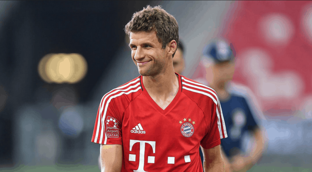 Muller trong màu áo Bayern Munich - Việt Nam 9