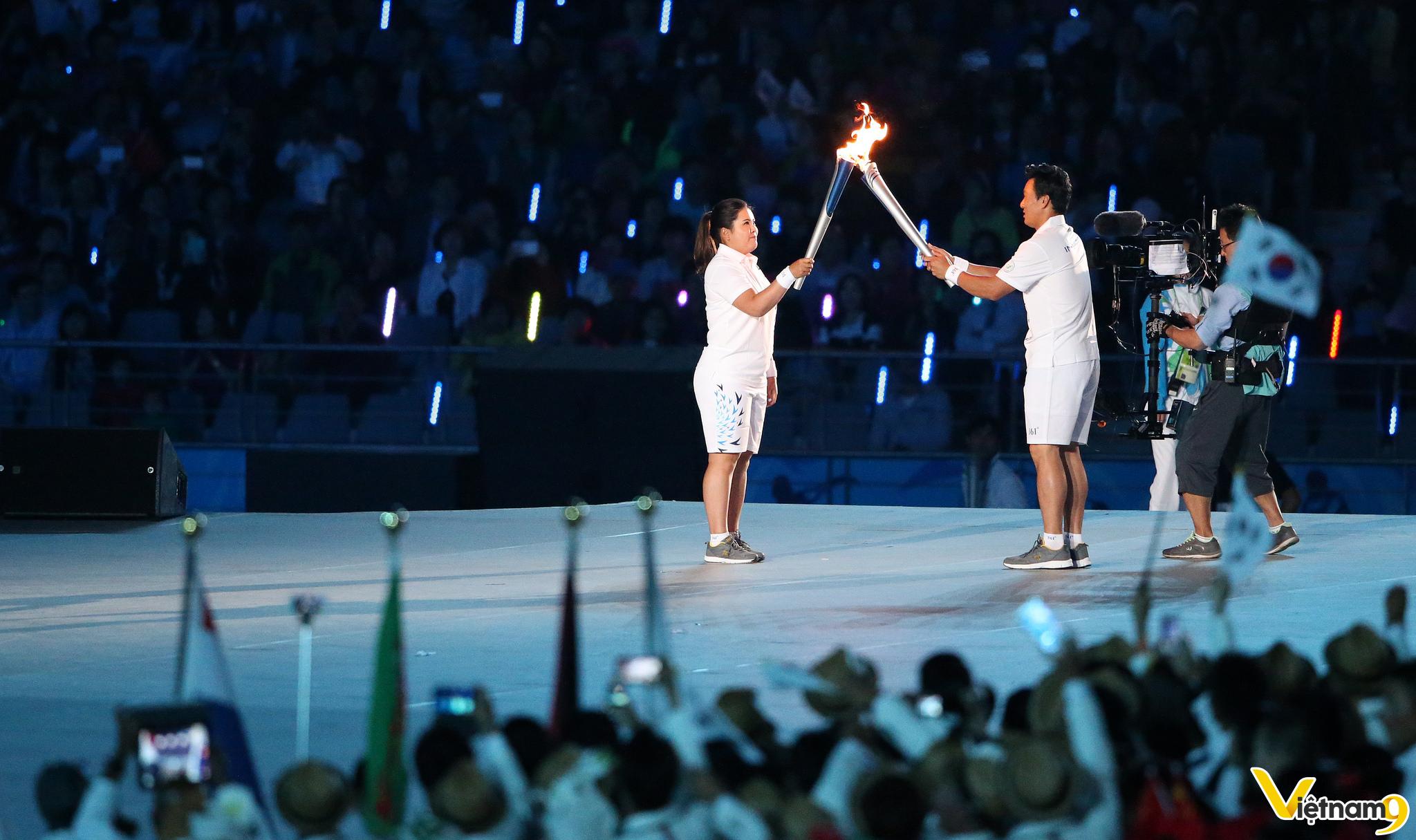 Asian Games 2014 - Vietnam9.net - Torchlight scene of the 2014 Asian Games